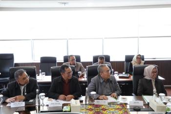Rektor Audiensi dengan Menteri Dikti Saintek Bahas Kemandirian Kampus dan Pembangunan RSPTN